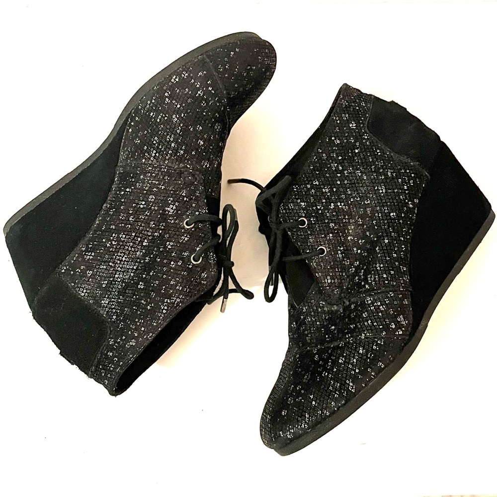 TOMS Desert Boots Wedge Heel Black Shimmer Size 11